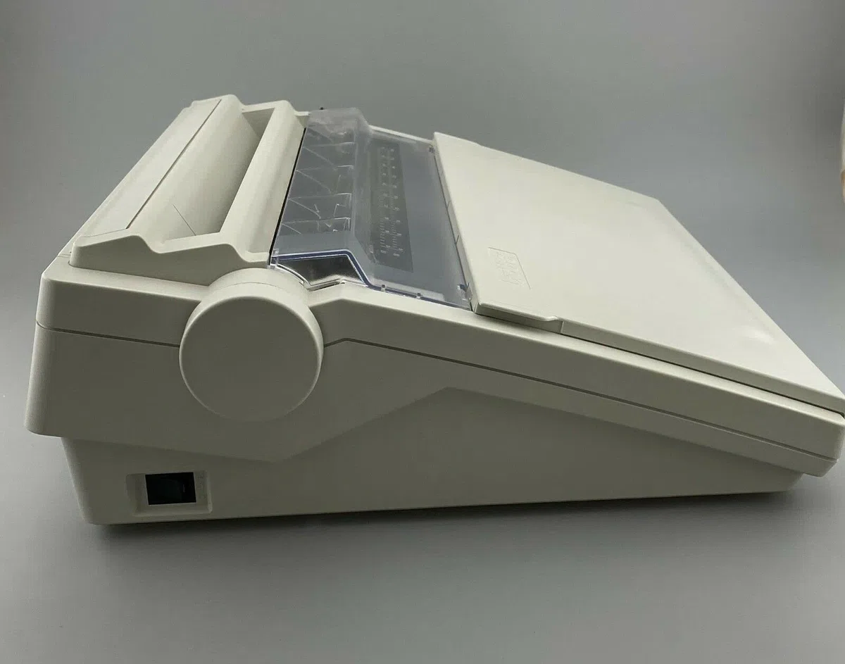 Brother AX-210 elektrische Schreibmaschine mit Korrektur