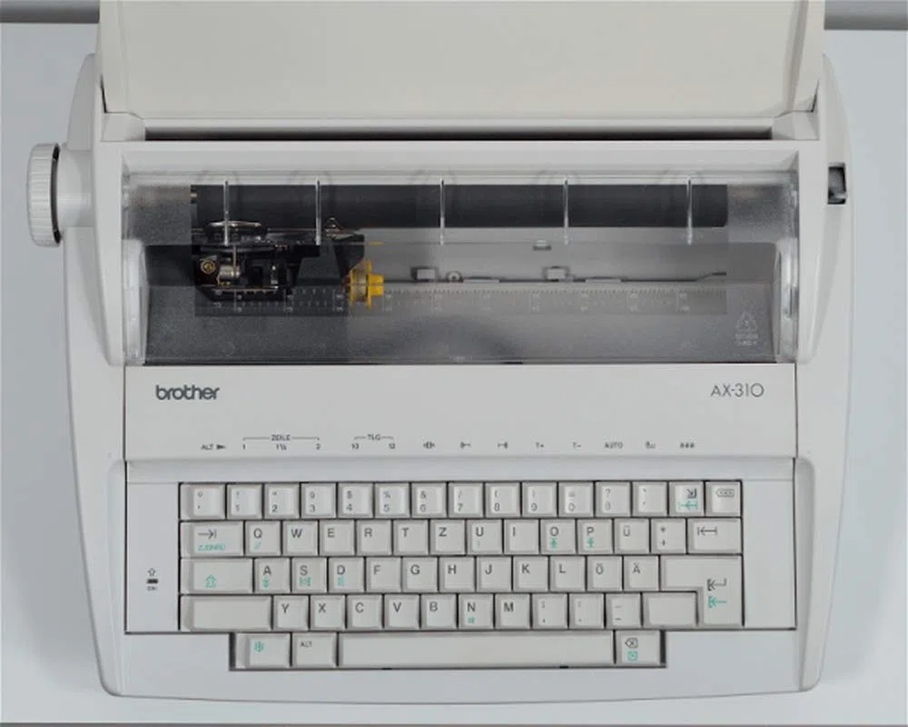 Brother AX310 Portable Schreibmaschine