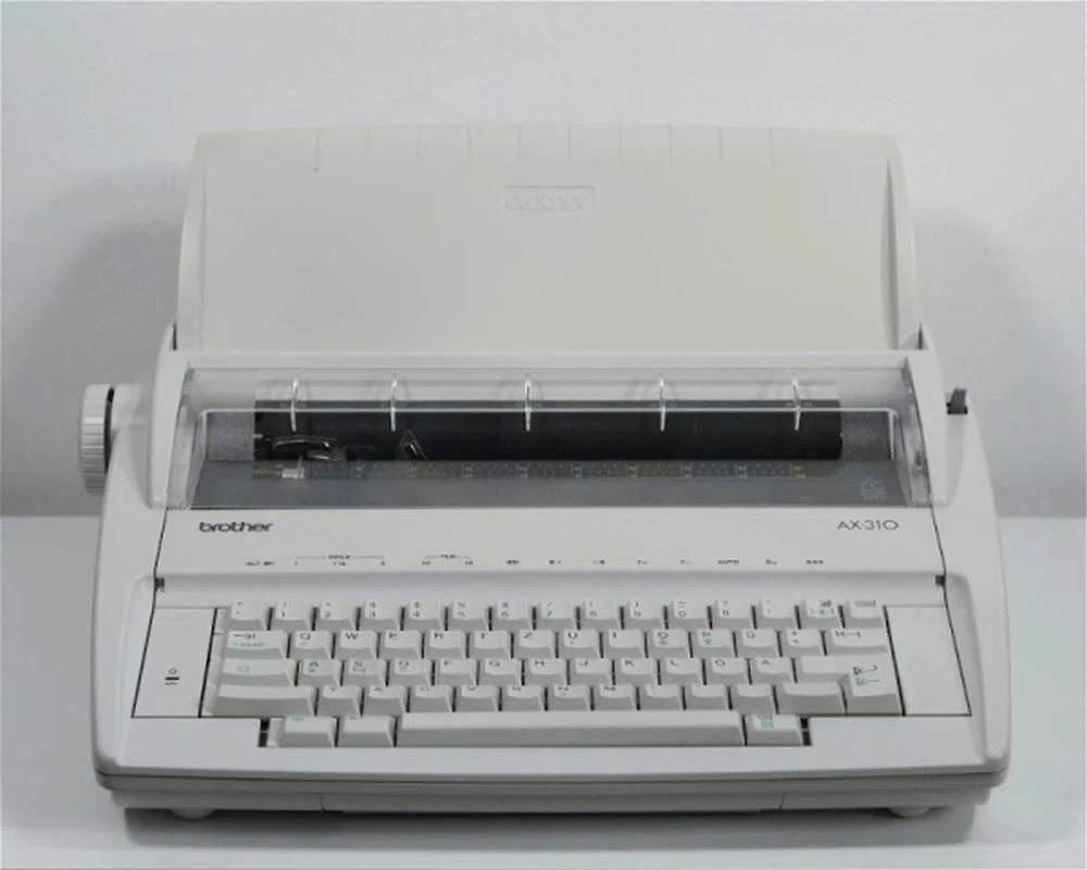 Brother AX310 Portable Schreibmaschine