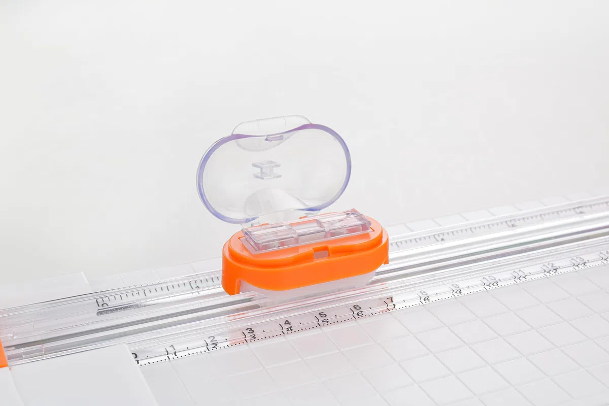 Peach 3 in 1 Rollenschneider - 3 Schnittarten - bis A4 Format - bis 5 Blatt - PC200-10A