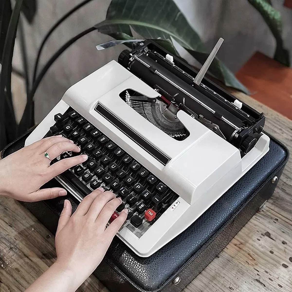 Generisch Mechanische Schreibmaschine Altmodische Traditionelle Tragbare Manuelle Schreibmaschine Antike Schreibmaschinen im Vintage-Finish für Notizen oder Briefe Oder Kreatives,A