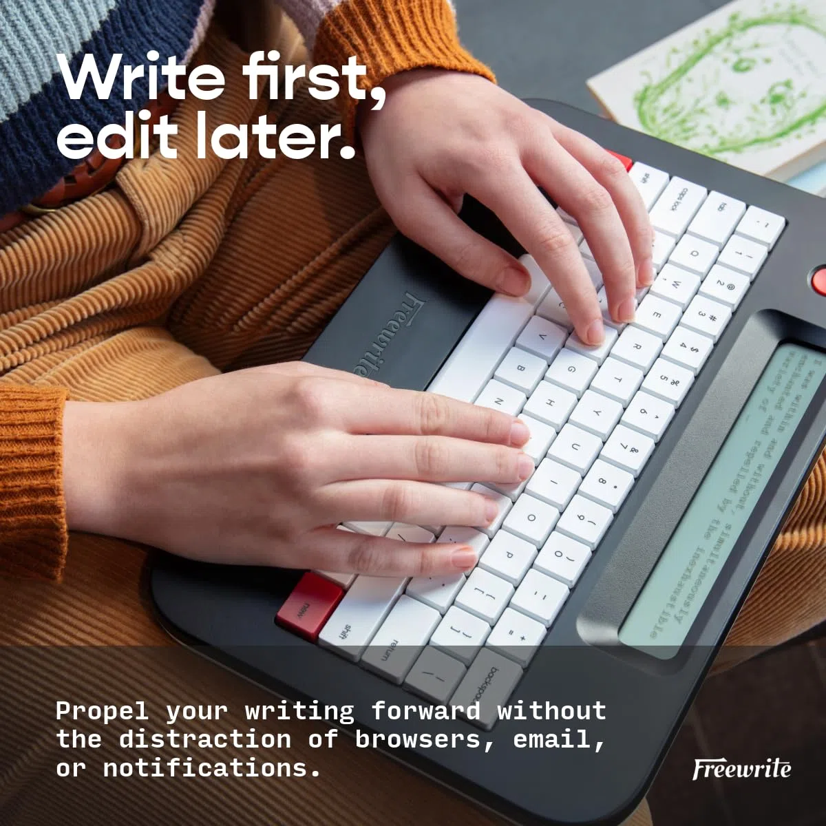 Freewrite Alpha | ablenkungsfreies Textverarbeitungsprogramm | tragbare Digitale Schreibmaschine mit hintergrundbeleuchtetem LCD-Display, Langer Akkulaufzeit & Wi-Fi-Backup für Schreiber |