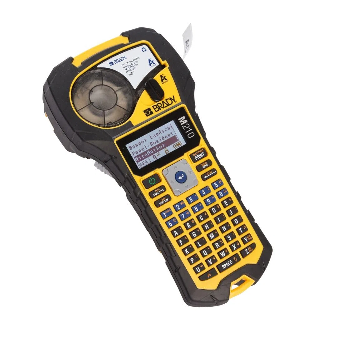 Brady M210 tragbare Etikettendrucker - Beschriftungsgerät & portable Label Printer - Etikettierer Drucker Gerät für Etiketten & beschriften - inkl. 1 Etikettenpatrone - ersetzt BMP21-PLUS